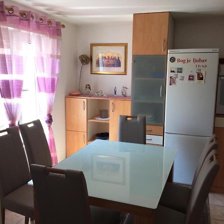 Apartment Elena Rooms สปลิท ภายนอก รูปภาพ