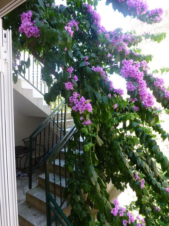 Apartment Elena Rooms สปลิท ภายนอก รูปภาพ