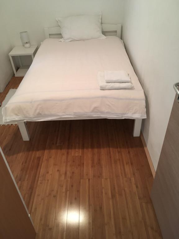 Apartment Elena Rooms สปลิท ภายนอก รูปภาพ
